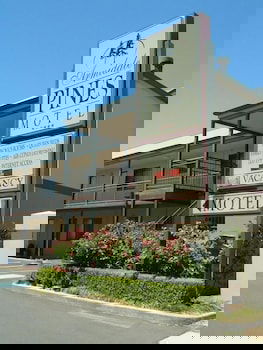 Armidale Pines Motel - Sunshine Coast Guide 0