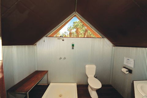 Mitchell Falls Wilderness Lodge - Sunshine Coast Guide 6