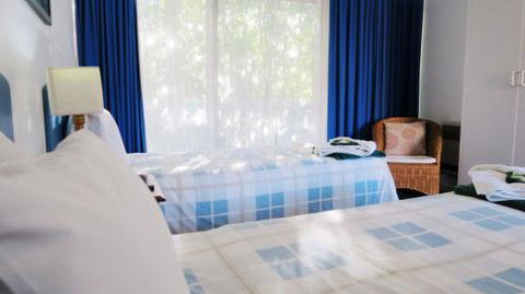 Junction Motel - Sunshine Coast Guide 5