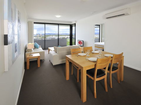 Apartments G60 Gladstone - Sunshine Coast Guide 1