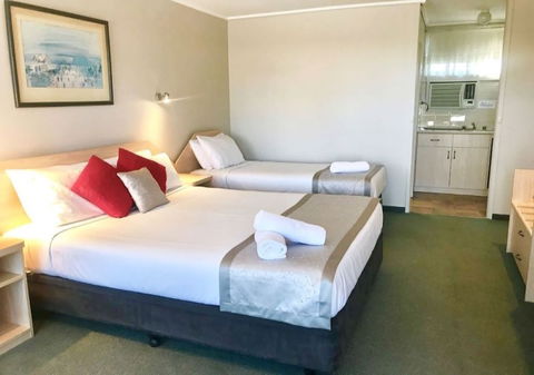 Burwood East Motel - Sunshine Coast Guide 4