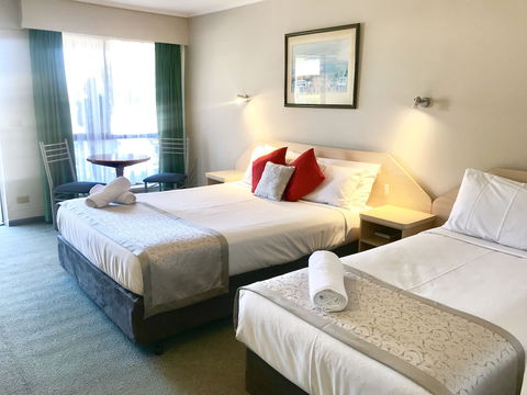 Burwood East Motel - Sunshine Coast Guide 6