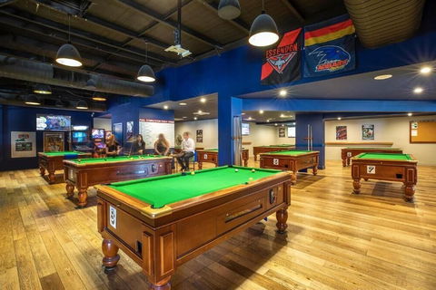 Nightcap At Sandown Park Hotel - Sunshine Coast Guide 5