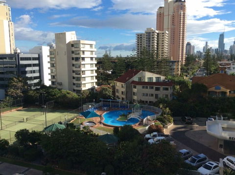 Pacific Resort Broadbeach - Sunshine Coast Guide 1