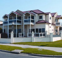 Lighthouse Keepers Inn - Sunshine Coast Guide