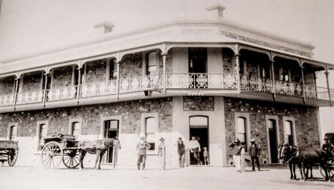 Pampas Motel - Sunshine Coast Guide 3