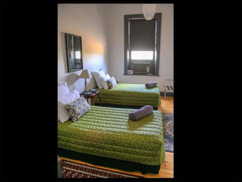 Pampas Motel - Sunshine Coast Guide 6
