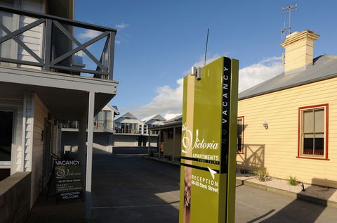 The Victoria - Sunshine Coast Guide 0