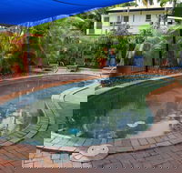 Coconut Grove Holiday Apartments - Sunshine Coast Guide