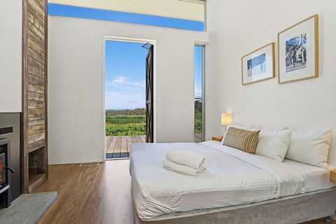 The Longhouse Suite 2 - Sunshine Coast Guide 4