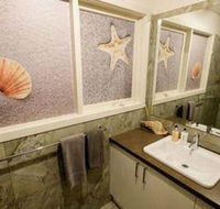 Whitesbeach Guesthouse - Sunshine Coast Guide