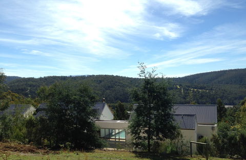 Arjuna Ridge Bed & Breakfast - Sunshine Coast Guide 1