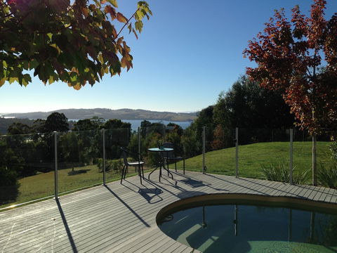 Arjuna Ridge Bed & Breakfast - Sunshine Coast Guide 2