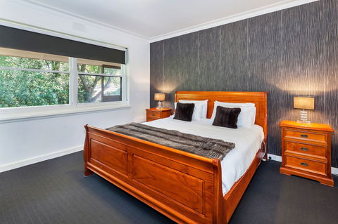 Lake Wendouree Luxury Apartments On Webster - Sunshine Coast Guide 1
