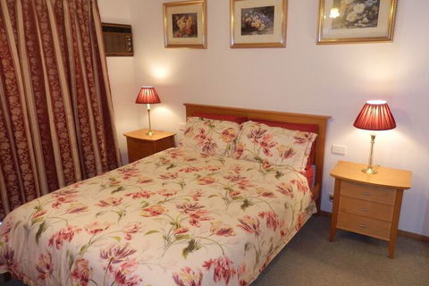 Mast Gully Gardens Bed & Breakfast - Sunshine Coast Guide 6
