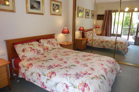 Mast Gully Gardens Bed & Breakfast - Sunshine Coast Guide 4