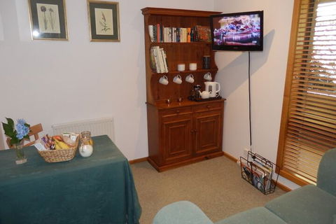 Mast Gully Gardens Bed & Breakfast - Sunshine Coast Guide 3
