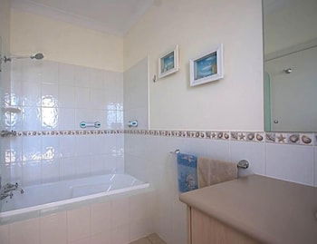 Searenity Holiday Accommodation - Sunshine Coast Guide 3