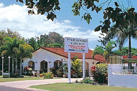 Paradise Court Holiday Units - Sunshine Coast Guide 1