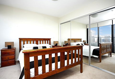 Astra Apartments - Docklands - Sunshine Coast Guide 2