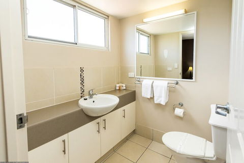 White Crest Apartments - Sunshine Coast Guide 7