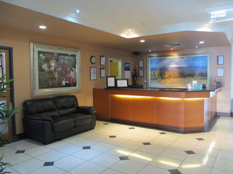 Springwood Tower Apartment Hotel - Sunshine Coast Guide 1