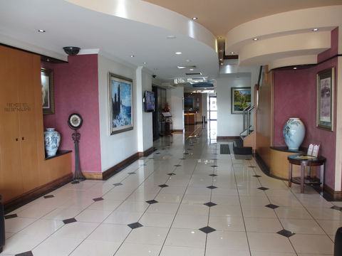 Springwood Tower Apartment Hotel - Sunshine Coast Guide 0