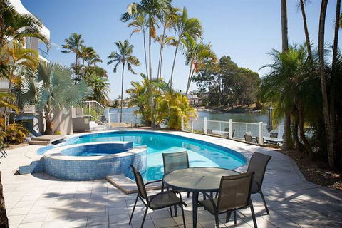 Arc Resort - Sunshine Coast Guide 7