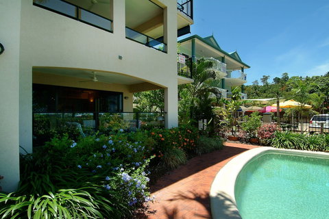 The Mediterranean Beachfront Apartments - Sunshine Coast Guide 1