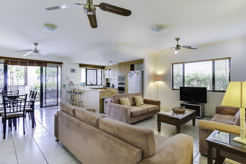 The Mediterranean Beachfront Apartments - Sunshine Coast Guide 3