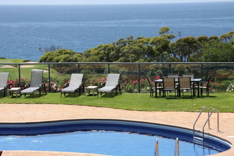 Amooran Oceanside - Sunshine Coast Guide 0