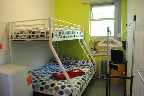 Port Adelaide Backpackers - Sunshine Coast Guide 7