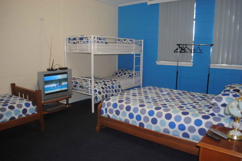 Port Adelaide Backpackers - Sunshine Coast Guide 6