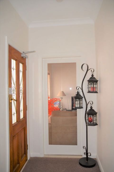 North Ryde Guest House - Sunshine Coast Guide 1
