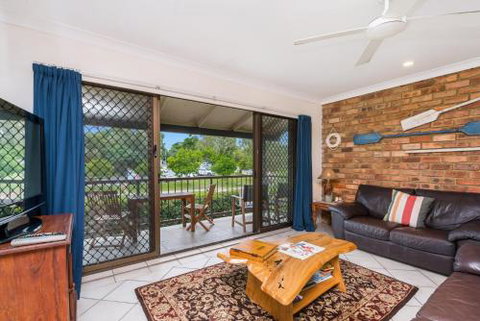 Atlantis - Sunshine Coast Guide 1