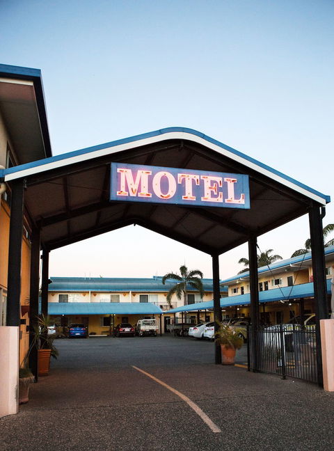 Glenmore Tavern - Sunshine Coast Guide 2
