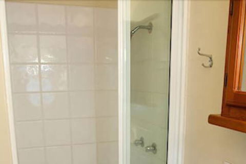 Strand Motel - Sunshine Coast Guide 7