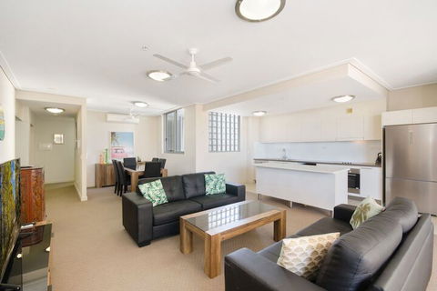 Direct Hotels â€“ Dalgety Apartments - Sunshine Coast Guide 7