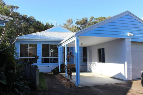 POINT BREAK WEEKLY ONLY - Sunshine Coast Guide 5