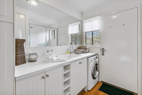 To The Beach - Sunshine Coast Guide 3