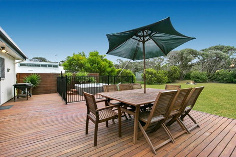 To The Beach - Sunshine Coast Guide 6