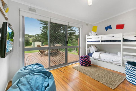 To The Beach - Sunshine Coast Guide 1