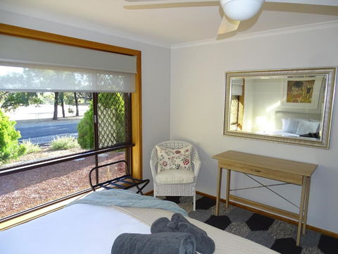 3 Pears On The Park McLaren Vale - Sunshine Coast Guide 5