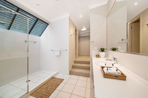 Ravensbourne Escape Silverwood Lodge - Sunshine Coast Guide 6