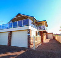 Anglers Abode - Sunshine Coast Guide