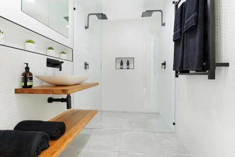 The Beach House North Wollongong - Sunshine Coast Guide 6