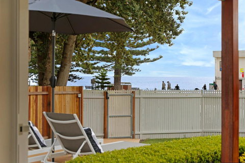 The Beach House North Wollongong - Sunshine Coast Guide 5