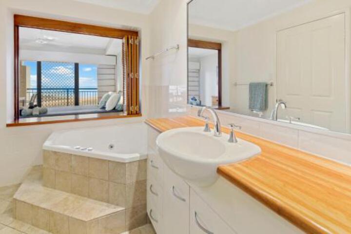  Sunshine Coast Guide