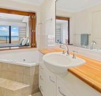 Luxury Beach Unit Dolphin Heads - Sunshine Coast Guide