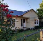 Cottage on Main - Sunshine Coast Guide